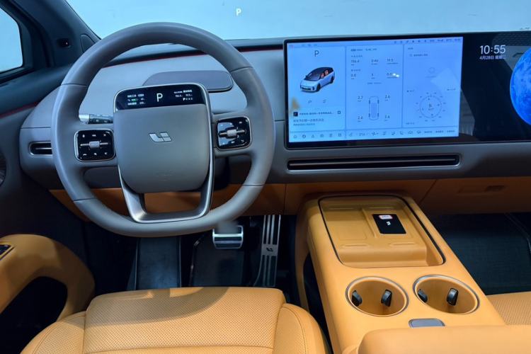 Used Li Auto i8 2025 Model Standard Version Interior 4