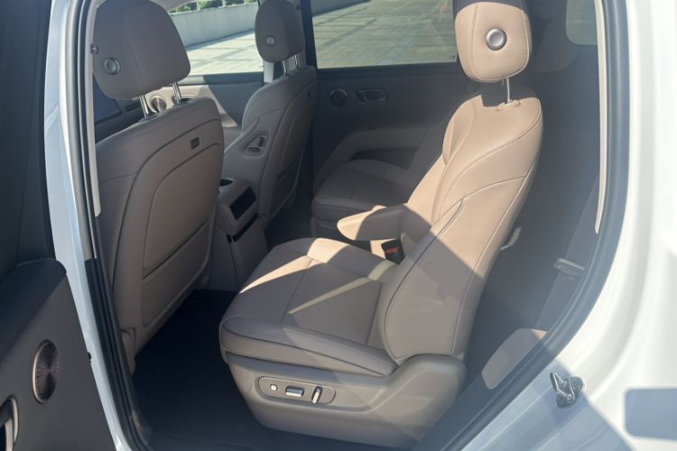 Used Li Auto i8 2025 Model Standard Version Interior 5