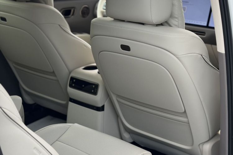 Used Li Auto i8 2025 Model Standard Version Interior 5