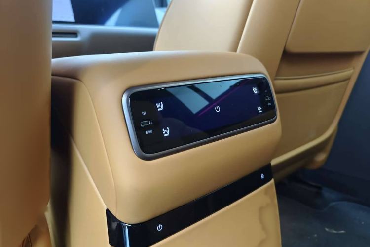 Used Li Auto i8 2025 Model Standard Version Interior 5