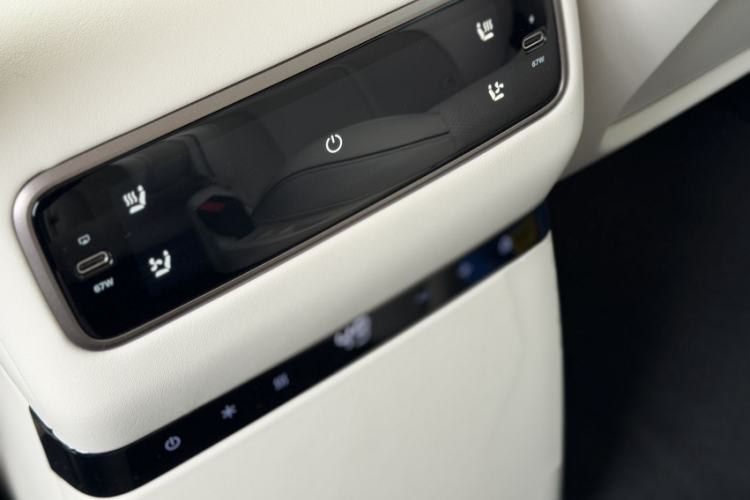 Used Li Auto i8 2025 Model Standard Version Interior 8