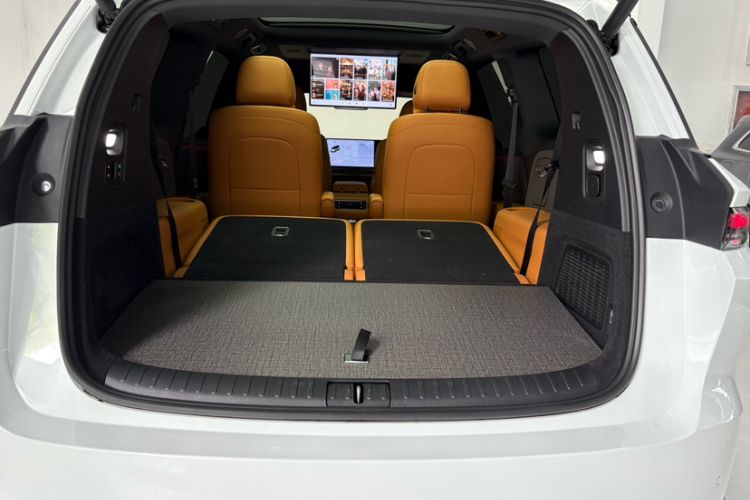 Used Li Auto i8 2025 Model Standard Version Interior 8
