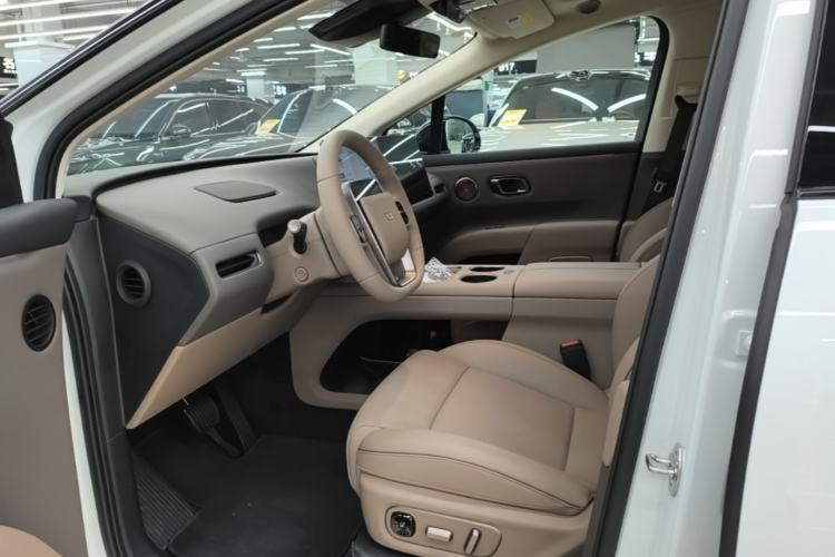 Used Li Auto i8 2025 Model Standard Version Left Front Seat
