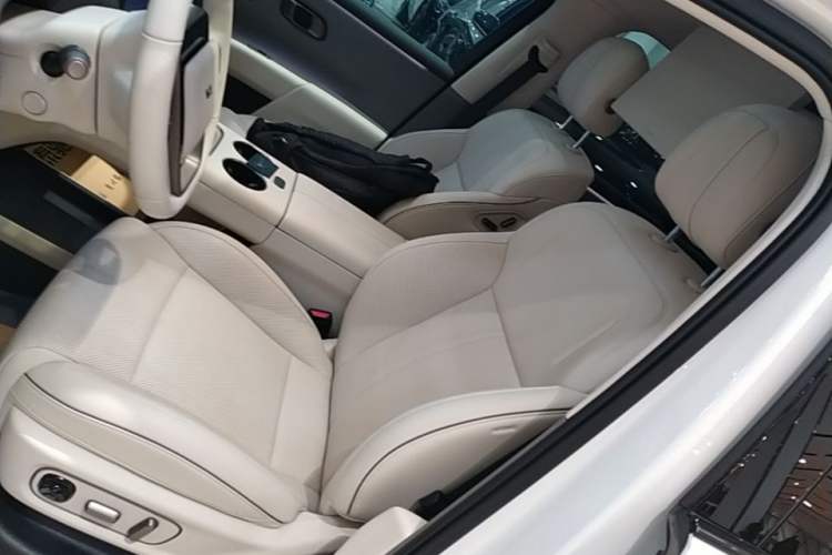 Used Li Auto i8 2025 Model Standard Version Left Front Seat