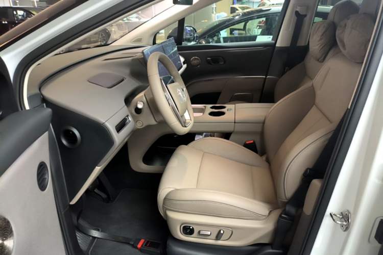 Used Li Auto i8 2025 Model Standard Version Left Front Seat