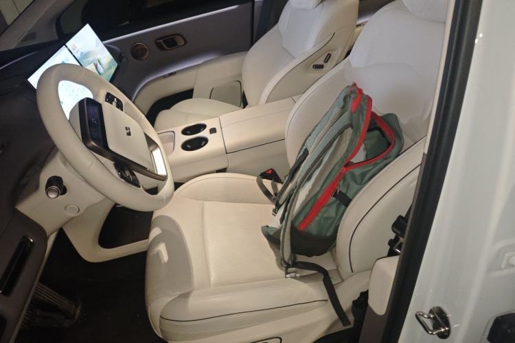 Used Li Auto i8 2025 Model Standard Version Left Front Seat