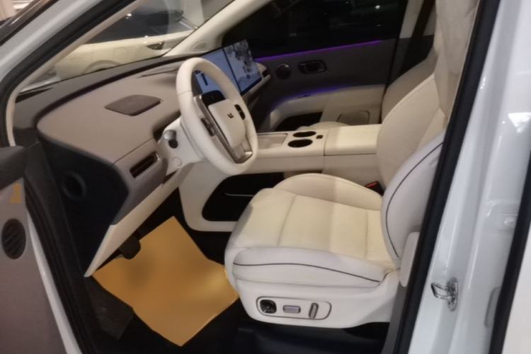 Used Li Auto i8 2025 Model Standard Version Left Front Seat
