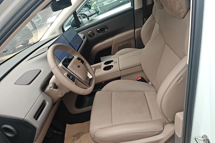 Used Li Auto i8 2025 Model Standard Version Left Front Seat