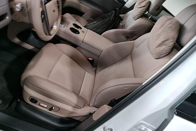Used Li Auto i8 2025 Model Standard Version Left Front Seat