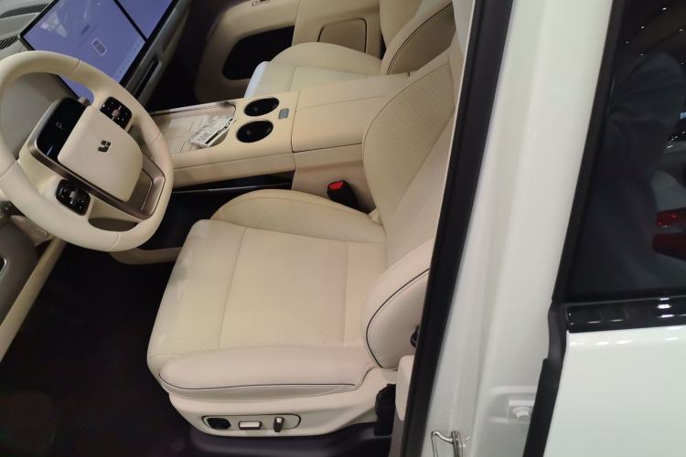 Used Li Auto i8 2025 Model Standard Version Left Front Seat