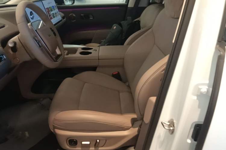 Used Li Auto i8 2025 Model Standard Version Left Front Seat