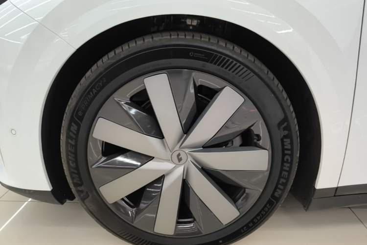 Used Li Auto i8 2025 Model Standard Version Left Front Wheel Hub