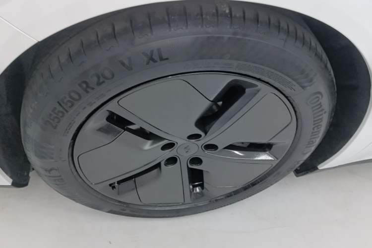 Used Li Auto i8 2025 Model Standard Version Left Front Wheel Hub