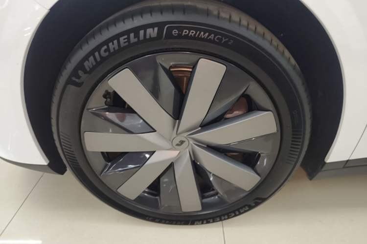 Used Li Auto i8 2025 Model Standard Version Left Front Wheel Hub