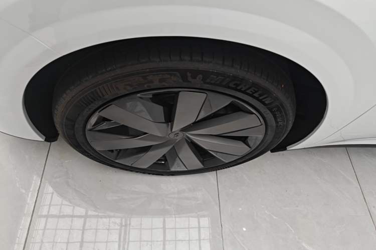 Used Li Auto i8 2025 Model Standard Version Left Front Wheel Hub
