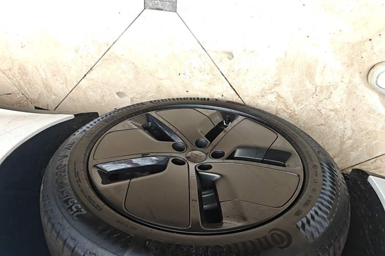 Used Li Auto i8 2025 Model Standard Version Left Front Wheel Hub