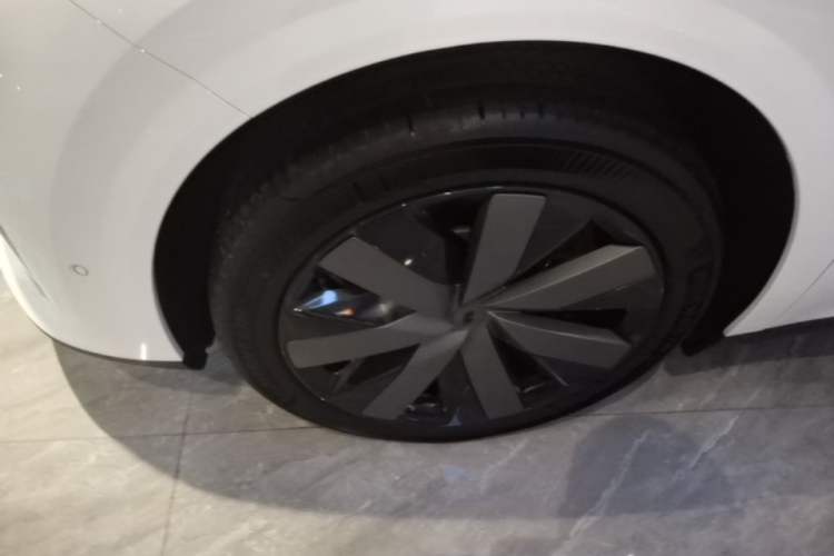 Used Li Auto i8 2025 Model Standard Version Left Front Wheel Hub