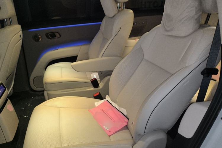 Used Li Auto i8 2025 Model Standard Version Left Rear Seat