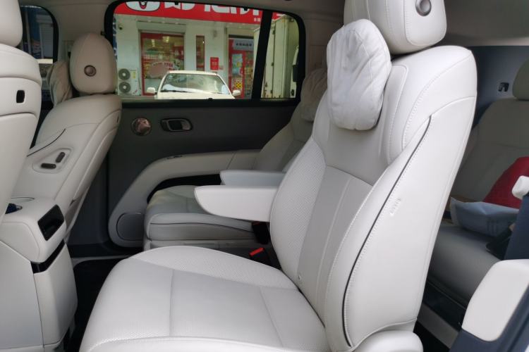 Used Li Auto i8 2025 Model Standard Version Left Rear Seat