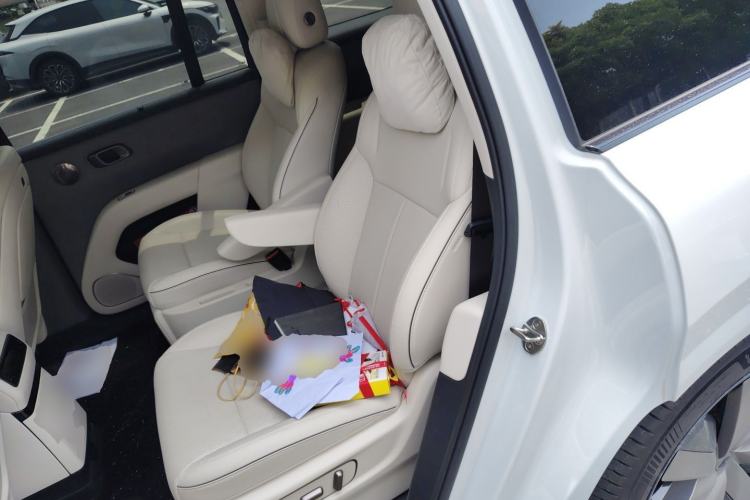 Used Li Auto i8 2025 Model Standard Version Left Rear Seat
