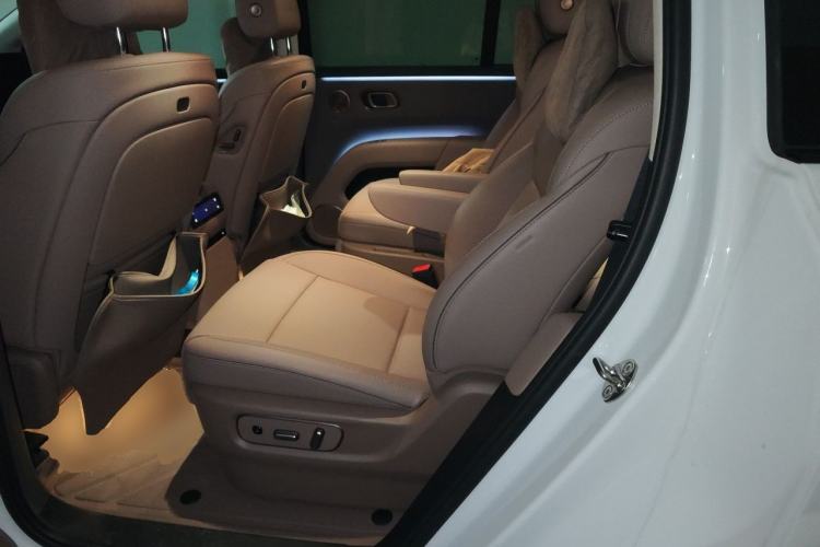 Used Li Auto i8 2025 Model Standard Version Left Rear Seat