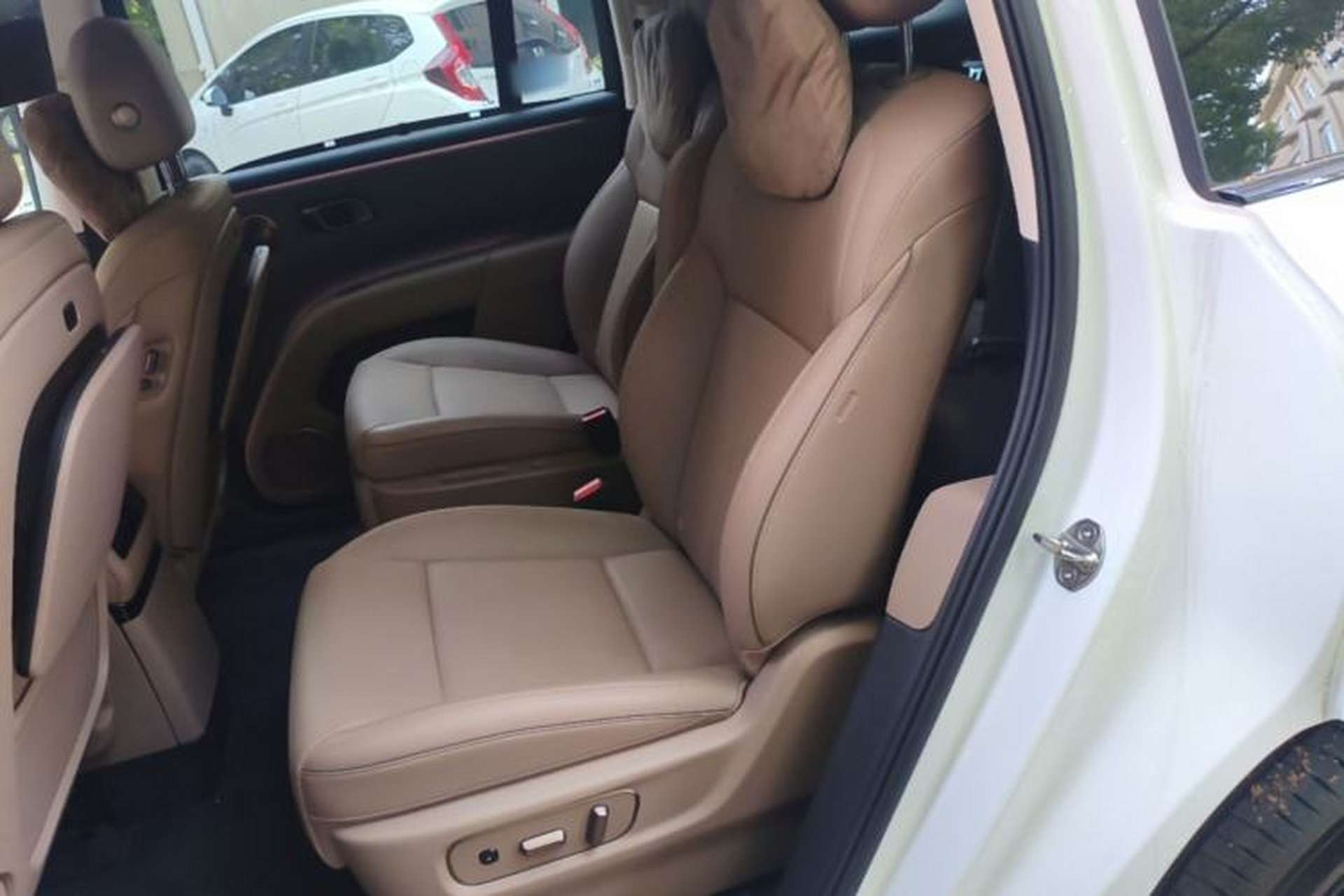 Used Li Auto i8 2025 Model Standard Version Left Rear Seat