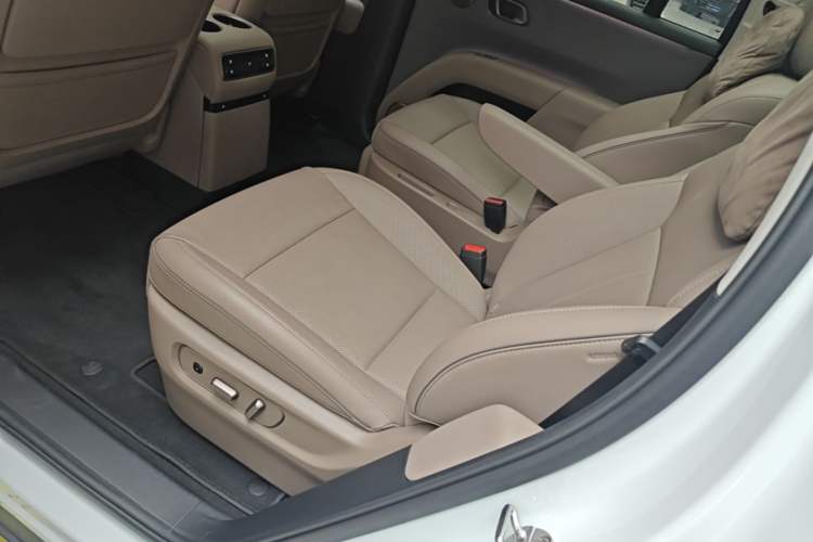 Used Li Auto i8 2025 Model Standard Version Left Rear Seat
