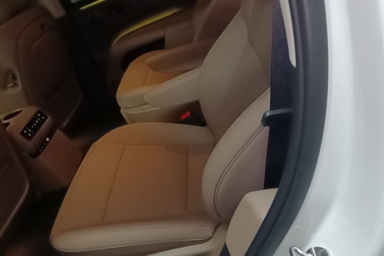 Used Li Auto i8 2025 Model Standard Version Left Rear Seat
