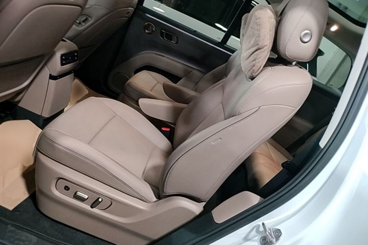 Used Li Auto i8 2025 Model Standard Version Left Rear Seat