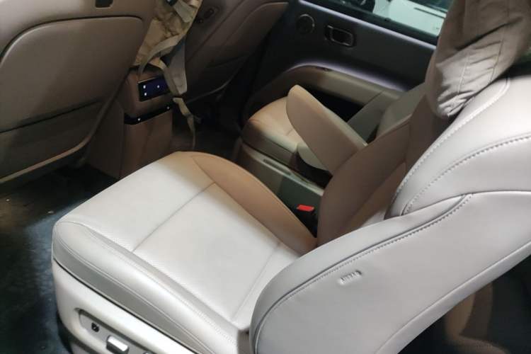Used Li Auto i8 2025 Model Standard Version Left Rear Seat