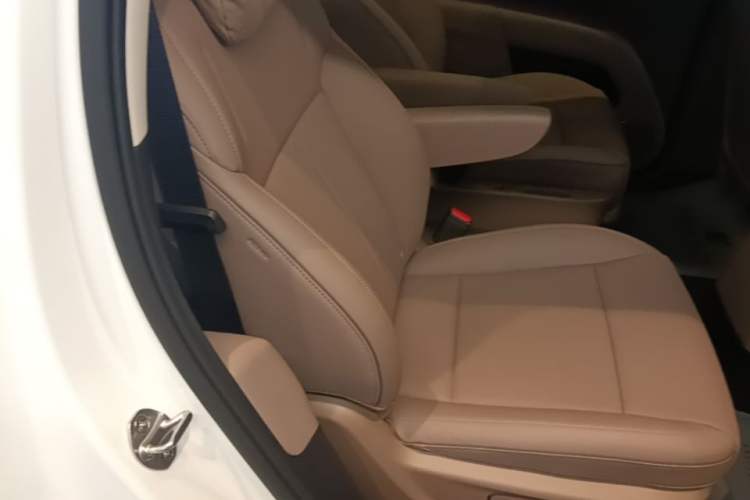 Used Li Auto i8 2025 Model Standard Version Left Rear Seat