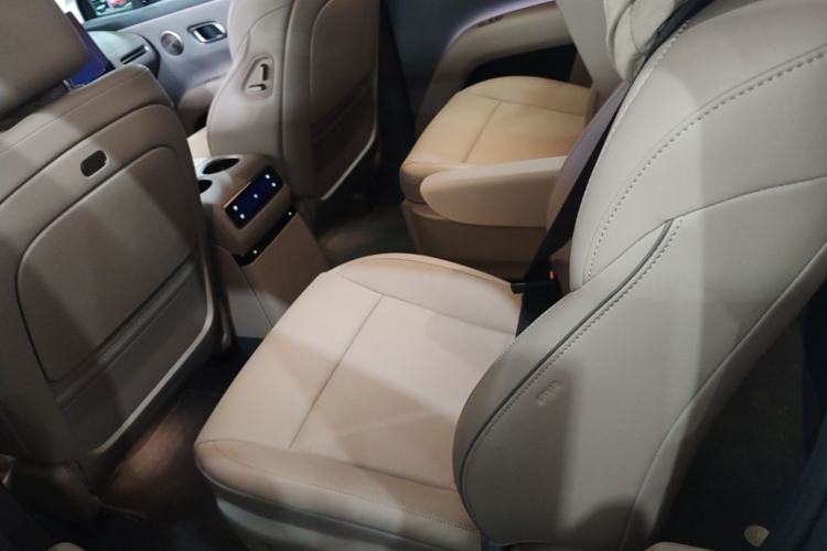 Used Li Auto i8 2025 Model Standard Version Left Rear Seat