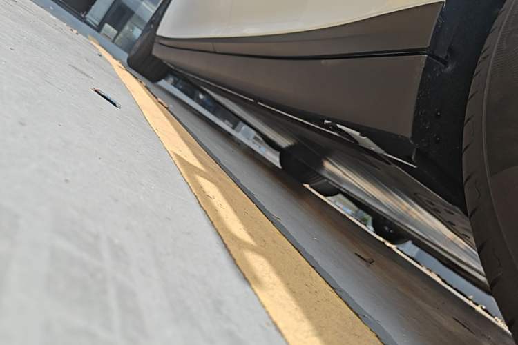 Used Li Auto i8 2025 Model Standard Version Left Side Sill