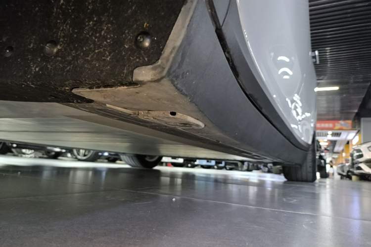 Used Li Auto i8 2025 Model Standard Version Left Side Sill