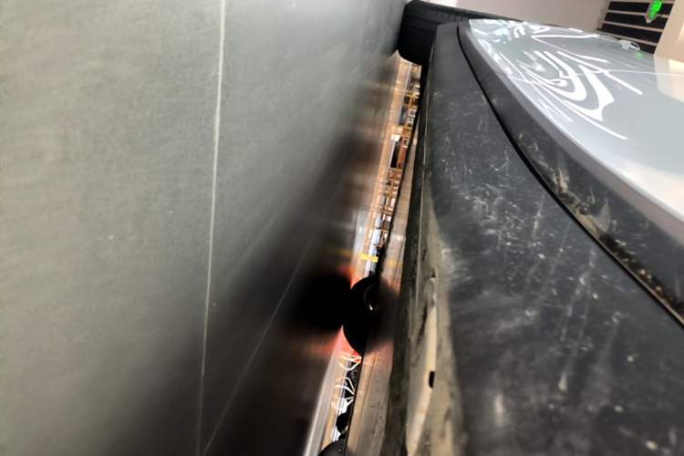 Used Li Auto i8 2025 Model Standard Version Left Side Sill