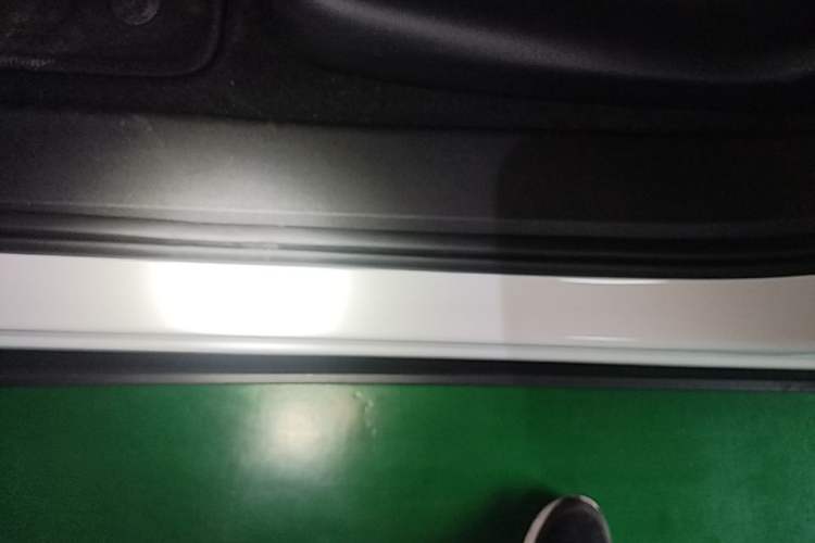 Used Li Auto i8 2025 Model Standard Version Left Side Sill