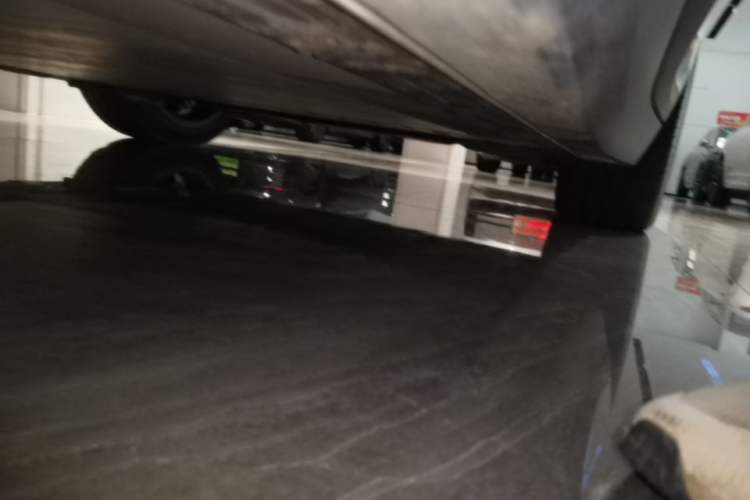 Used Li Auto i8 2025 Model Standard Version Left Side Sill