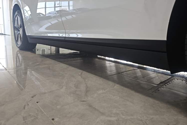 Used Li Auto i8 2025 Model Standard Version Left Side Sill