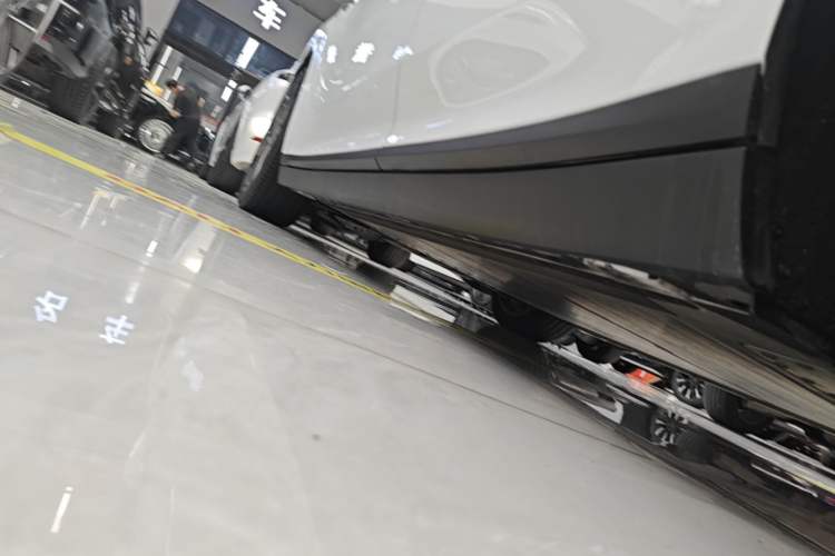Used Li Auto i8 2025 Model Standard Version Left Side Sill