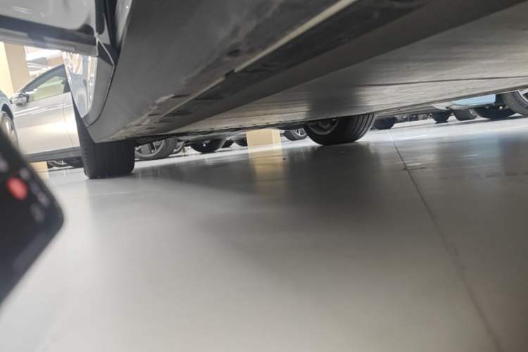 Used Li Auto i8 2025 Model Standard Version Left Side Sill