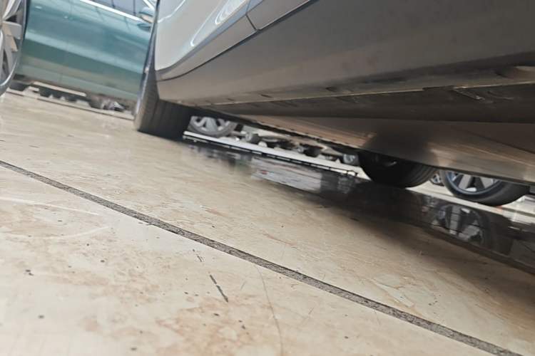 Used Li Auto i8 2025 Model Standard Version Left Side Sill