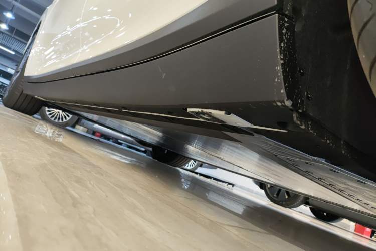 Used Li Auto i8 2025 Model Standard Version Left Side Sill