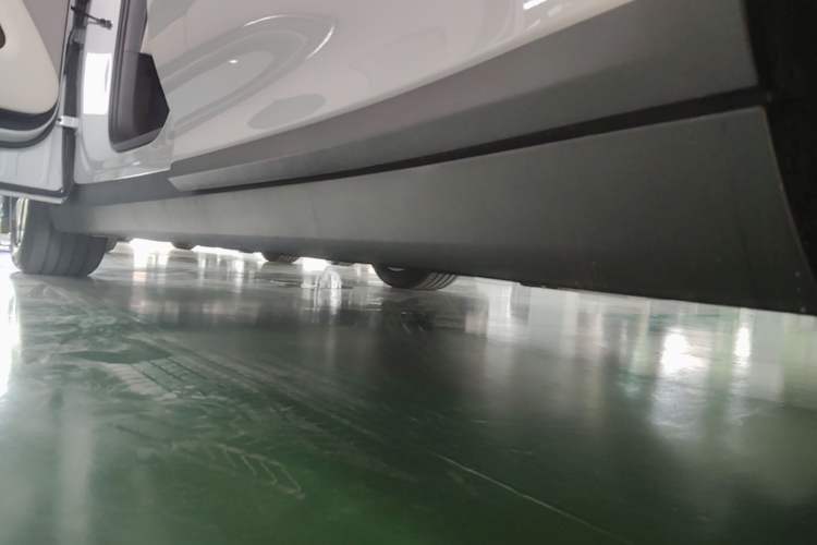Used Li Auto i8 2025 Model Standard Version Left Side Sill