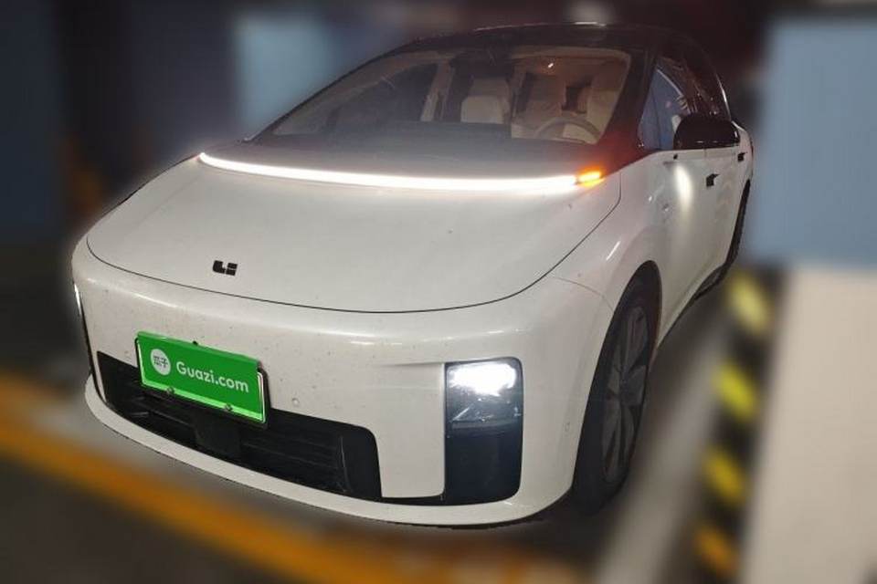 Li Auto Li Auto i8 2025