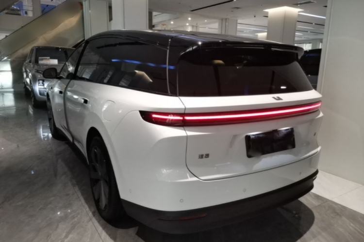 Used Li Auto i8 2025 Model Standard Version Rear Left 45 Deg
