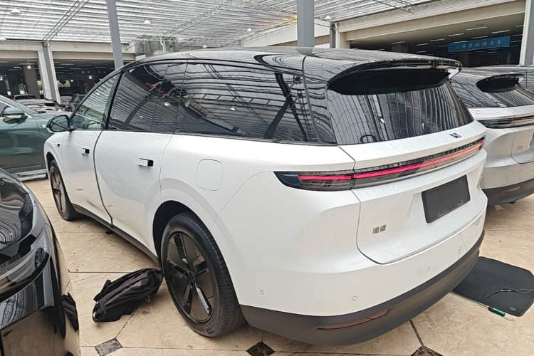 Used Li Auto i8 2025 Model Standard Version Rear Left 45 Deg