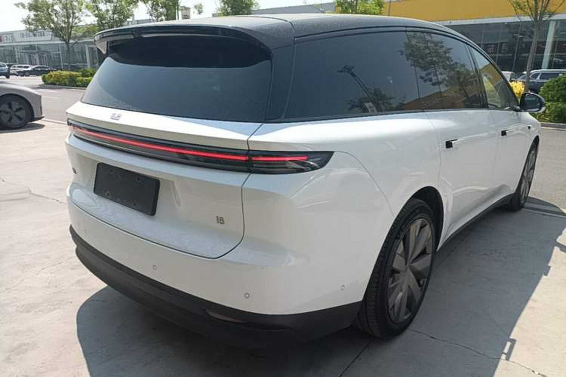 Used Li Auto i8 2025 Model Standard Version Rear Right 45 Deg