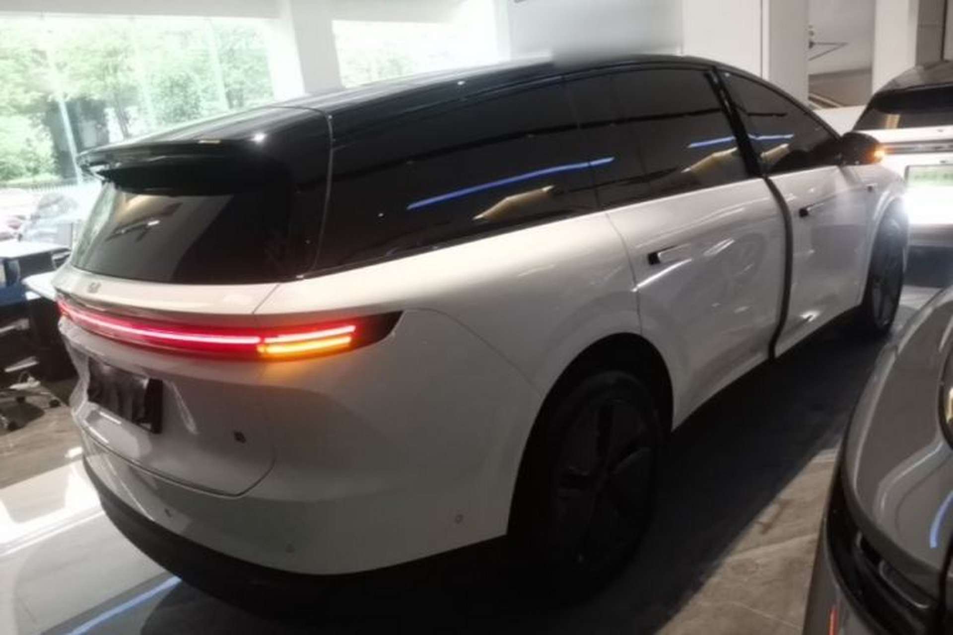 Used Li Auto i8 2025 Model Standard Version Rear Right 45 Deg