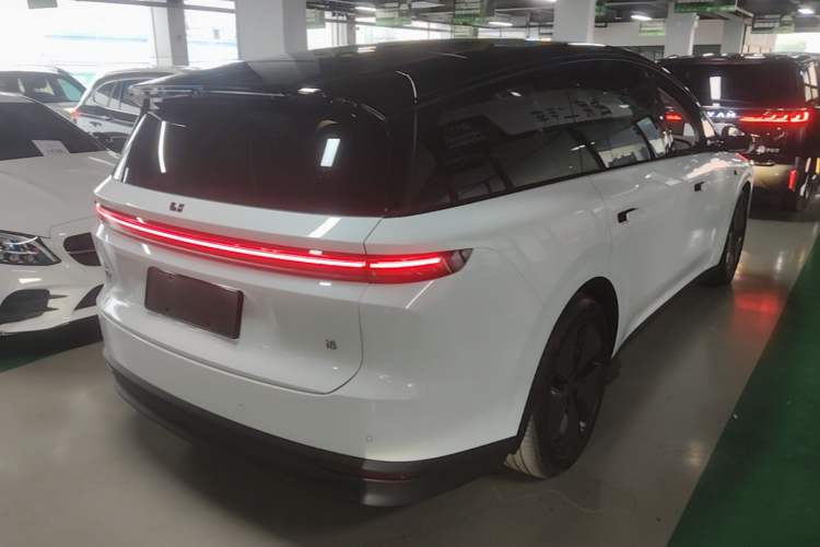 Used Li Auto i8 2025 Model Standard Version Rear Right 45 Deg