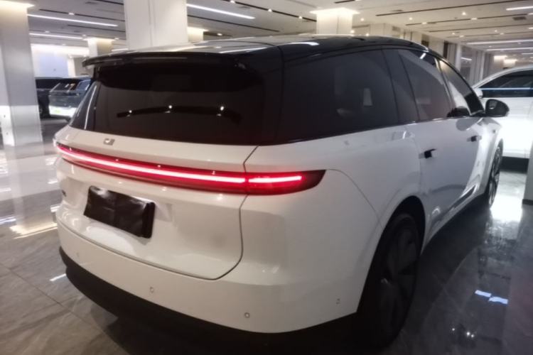 Used Li Auto i8 2025 Model Standard Version Rear Right 45 Deg